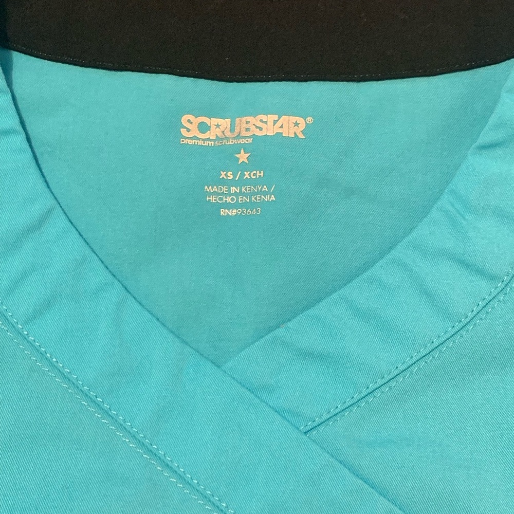 Scrub Top - Picture 3 of 4